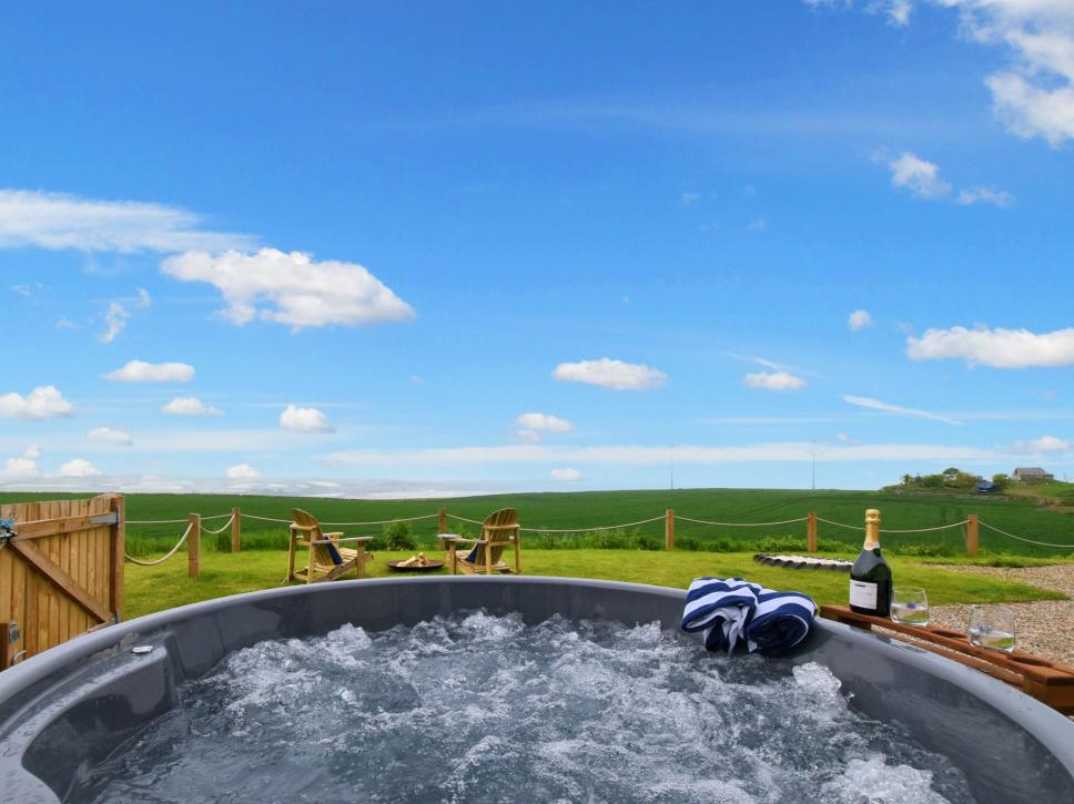Holiday cottage, Angus - sleeps 6