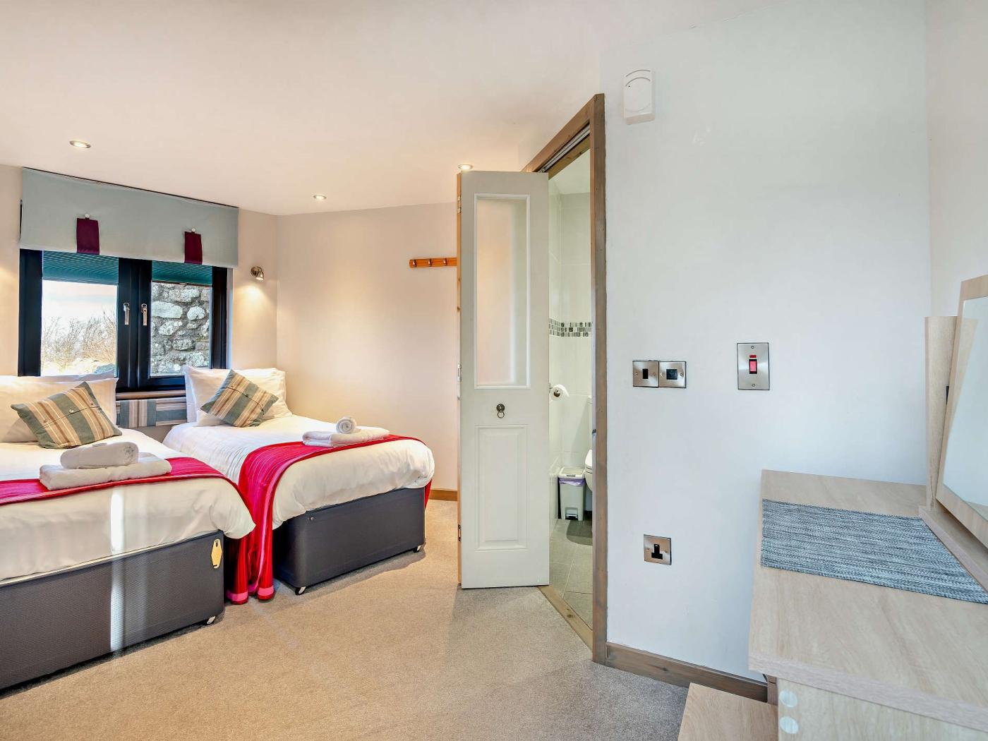 Property image 16 for HC54394