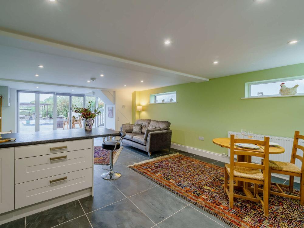 Holiday cottage in Cartmel (2mls S), Cumbria