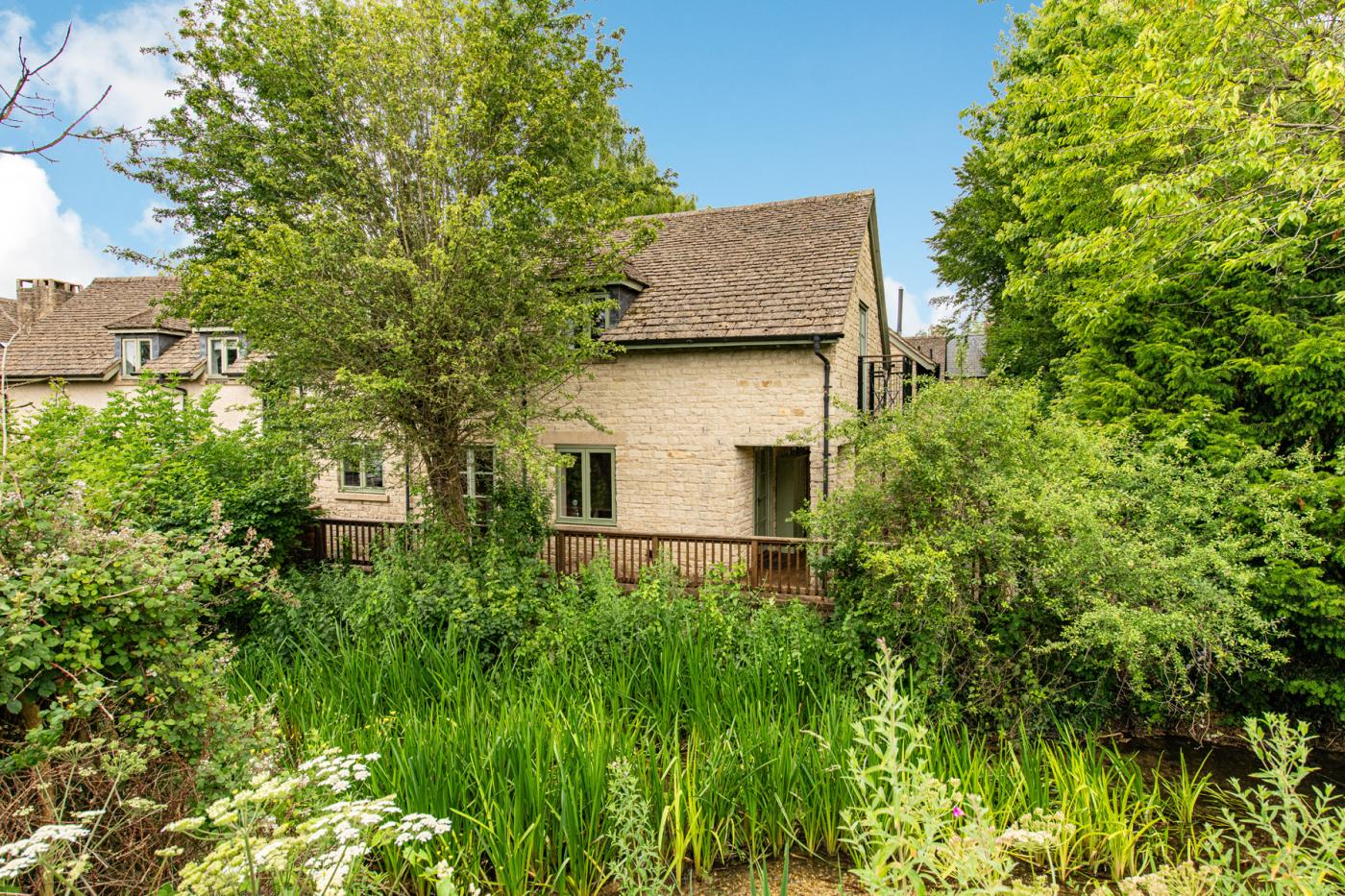 4 Bedroom Cottage in Somerford Keynes