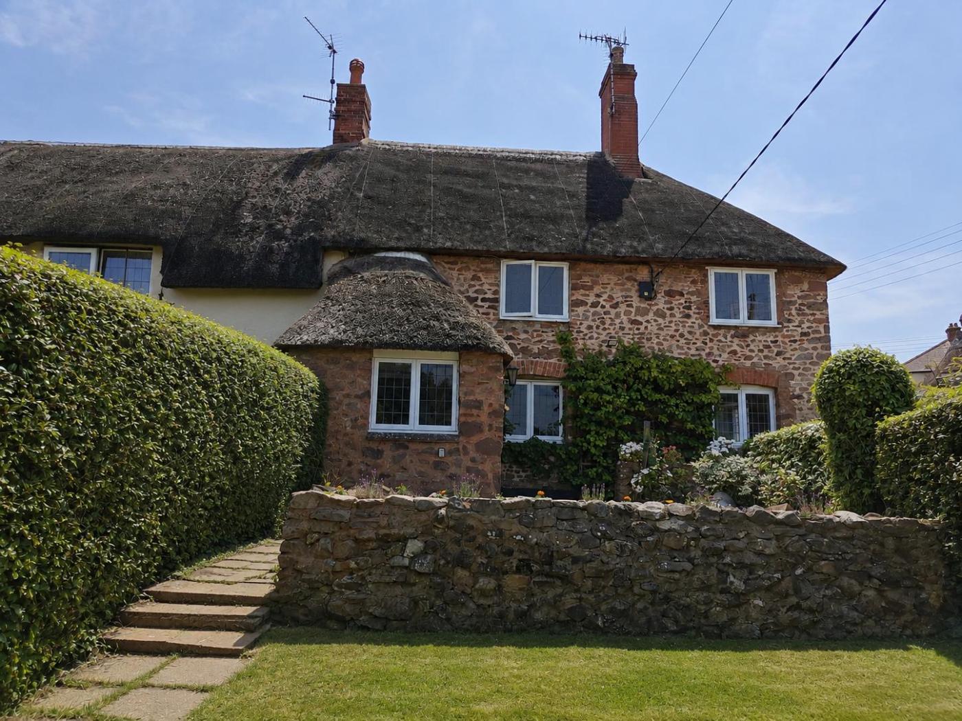 2 Bedroom Cottage in Carhampton
