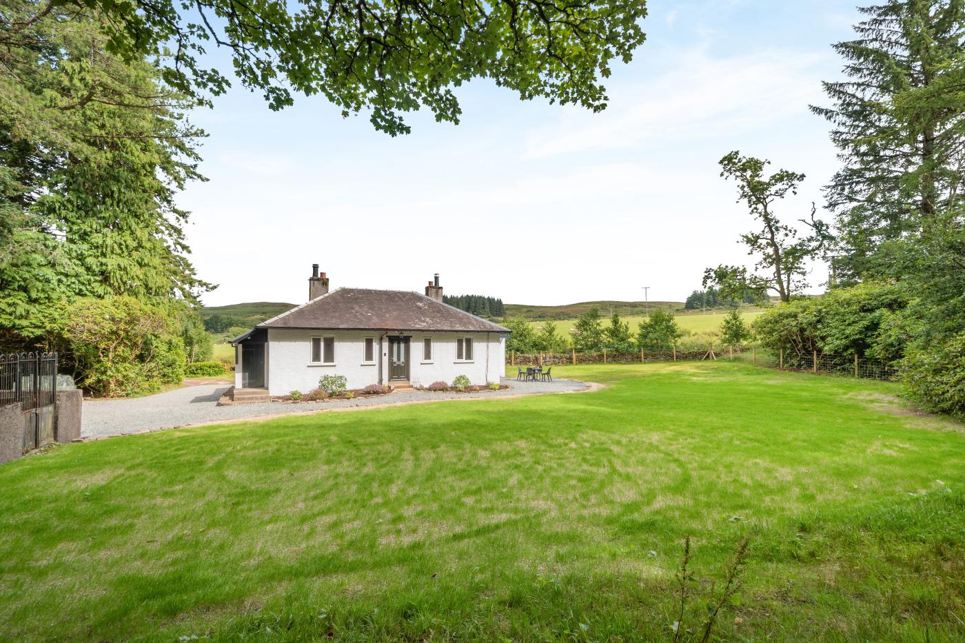 2 Bedroom Cottage in Tighnabruaich