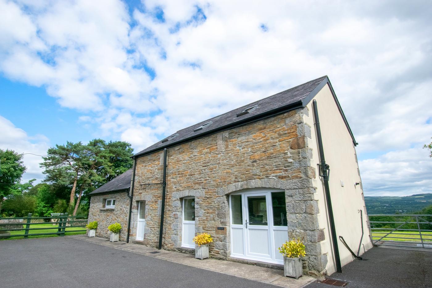 3 Bedroom Cottage in Swansea Valley