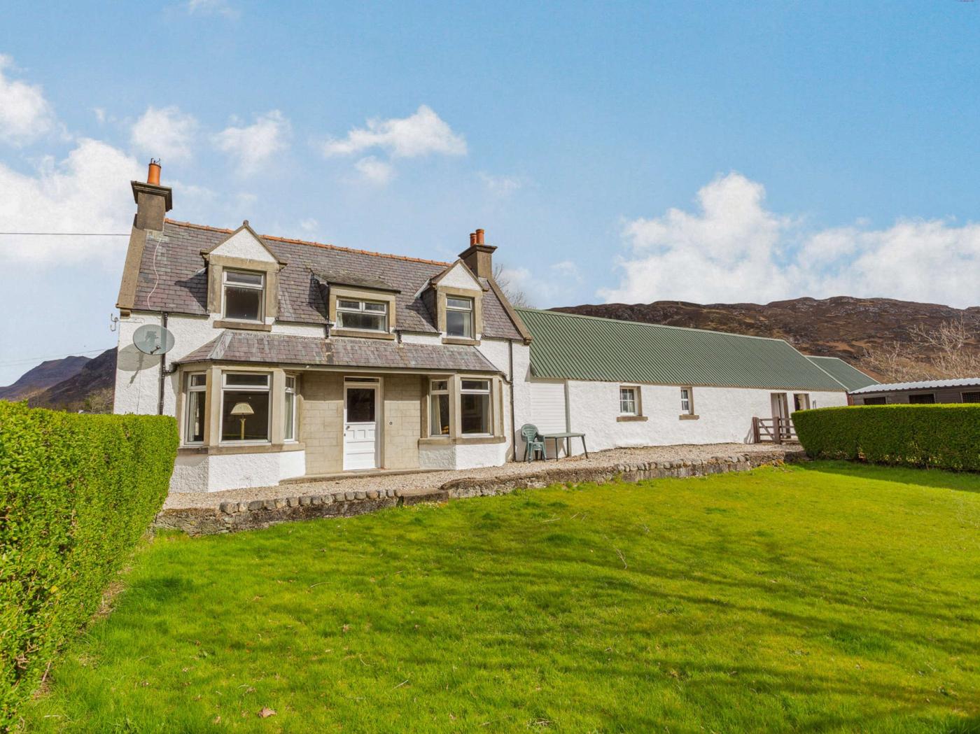 4 Bedroom Cottage in Achnasheen