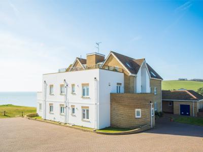 Holiday cottage, Freshwater (FCH60981)