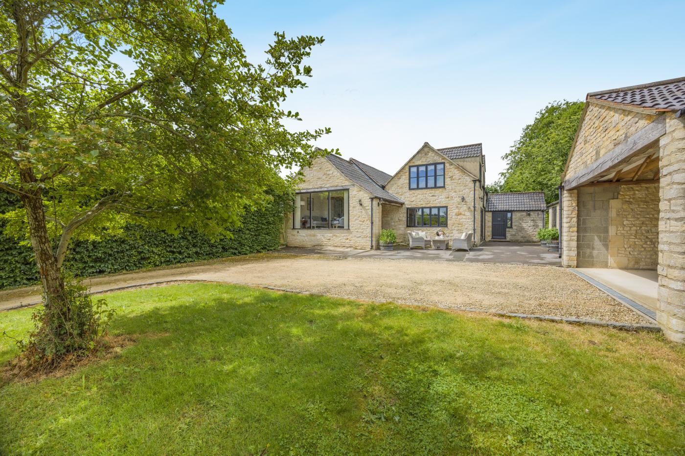 2 Bedroom Cottage in Woodchester