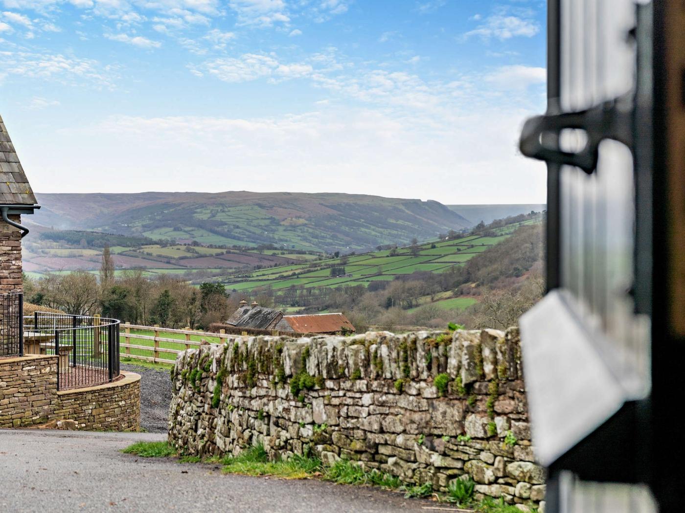 Property image 2 for HC7555