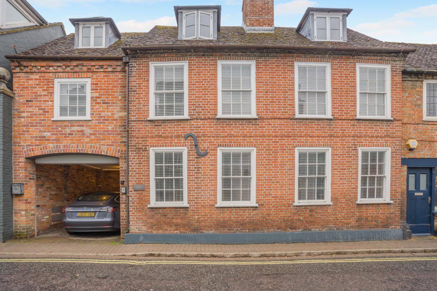 4 Bedroom Cottage in Lymington