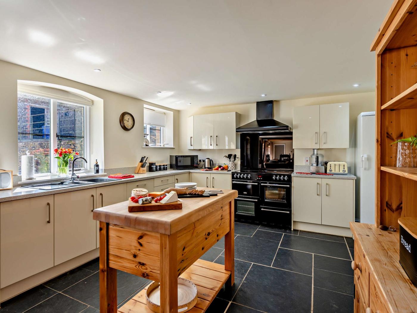 Property image 8 for HC1802