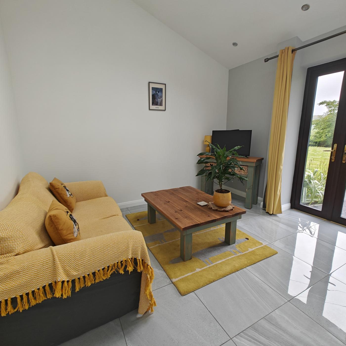 1 Bedroom Cottage in Mynyddislwyn