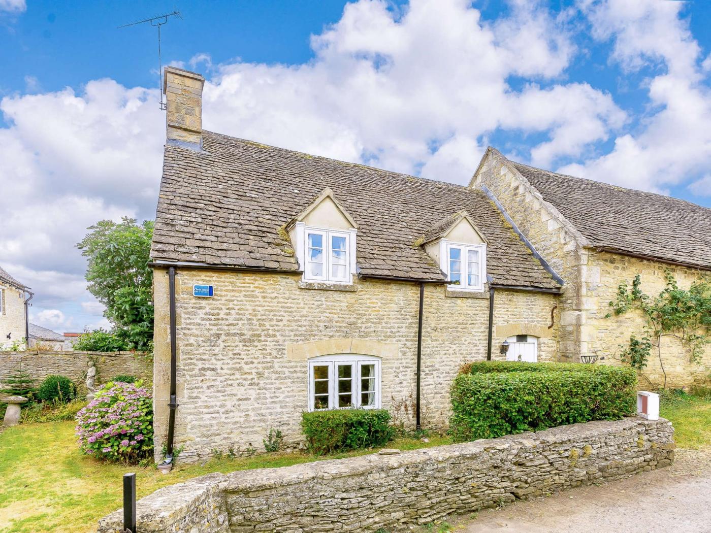 2 Bedroom Cottage in Lechlade