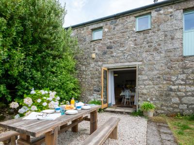 Sennen (2mls E), Cornwall holiday cottage
