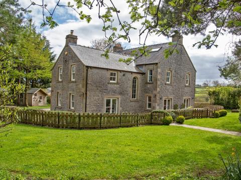 Holiday cottage, Buxton (FCH93808)
