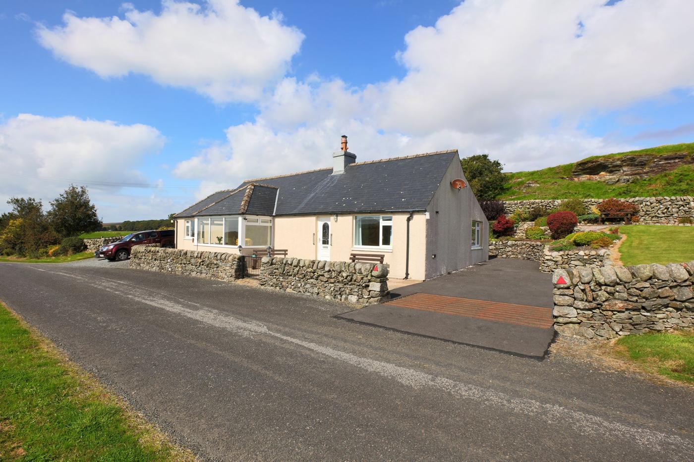 3 Bedroom Cottage in Newton Stewart