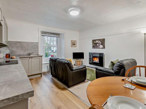 Holiday cottage, Rosthwaite (FCH86394)