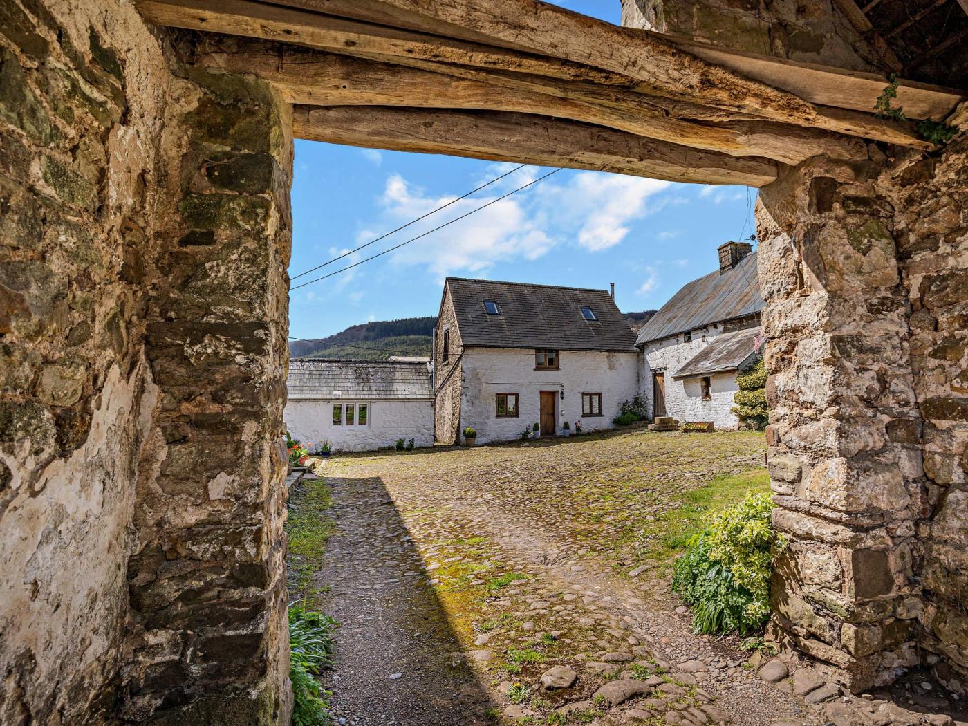 Property image 3 for HC73156
