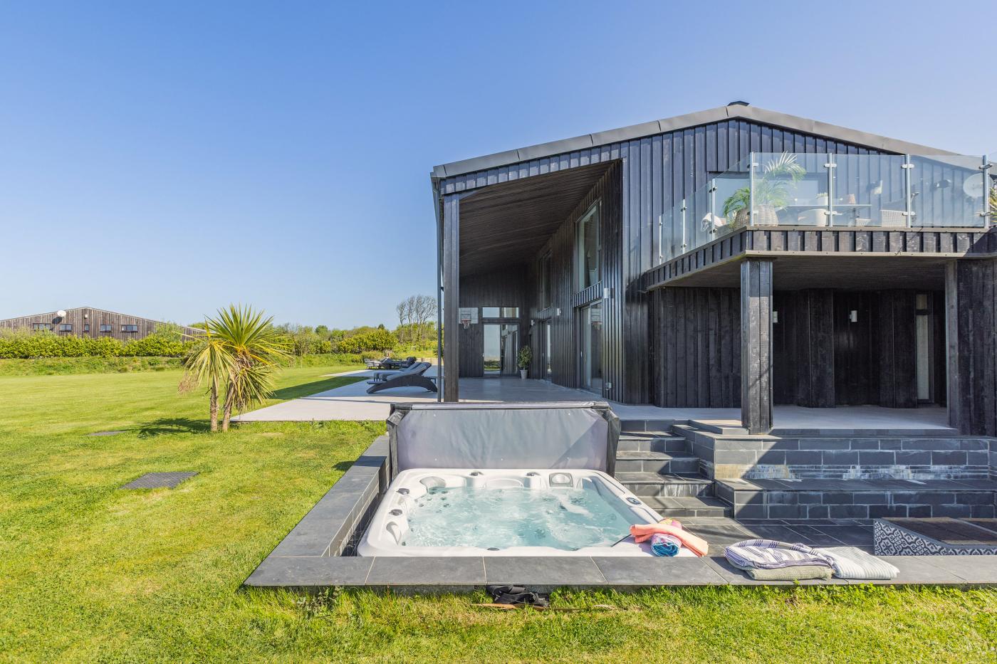 7 Bedroom Cottage in Marwood