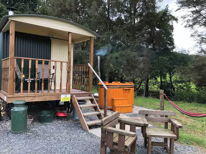 1 Bedroom Cottage in Llanrhaeadr Ym Mochnant