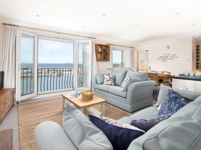 Seahouses, Northumberland - Sleeps 6 guests