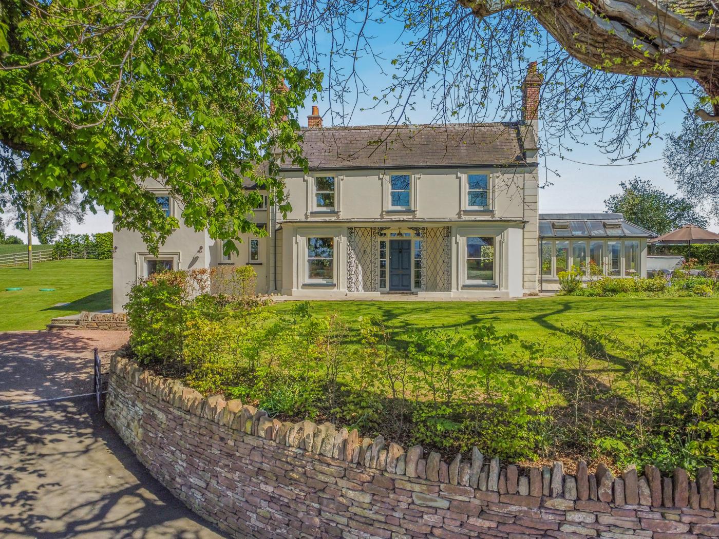 5 Bedroom Cottage in Hereford