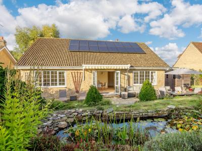 Bridport (8.5mls NE), Dorset holiday cottage