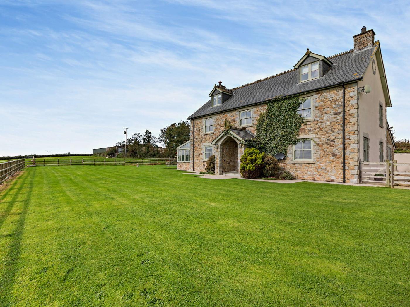 5 Bedroom Cottage in Bude