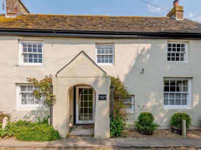 Lulworth Cove, Dorset holiday cottage