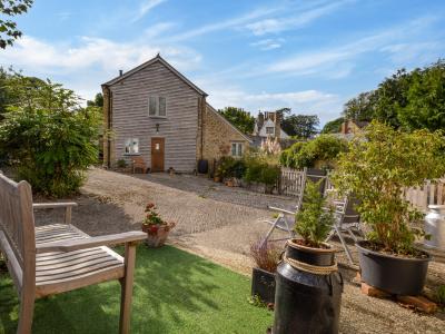 West Bay (2.5 mls NE), Dorset holiday cottage