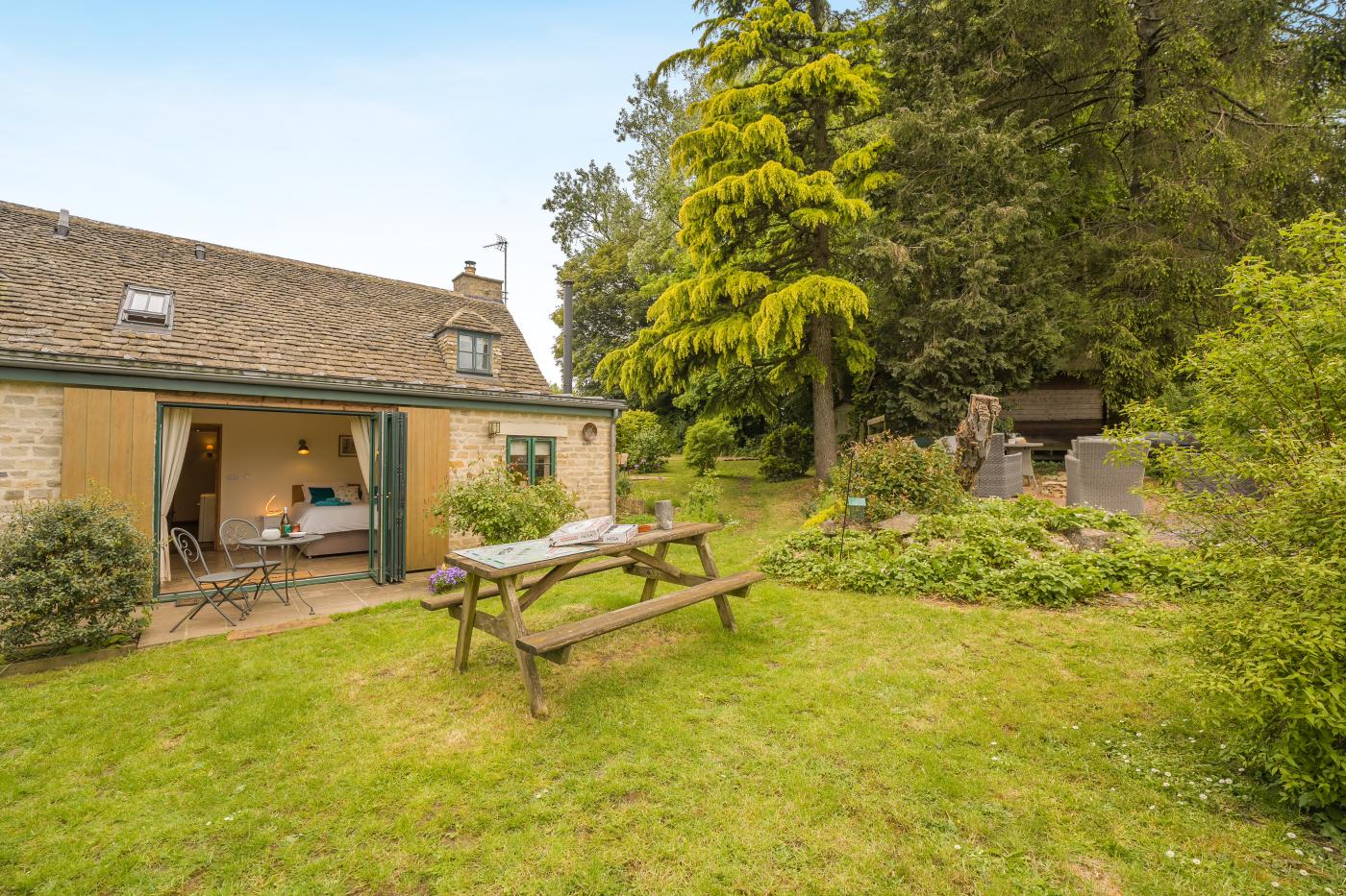 3 Bedroom Cottage in Duntisbourne Abbots