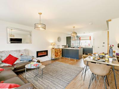 Bradwell, Derbyshire - Sleeps 6 guests