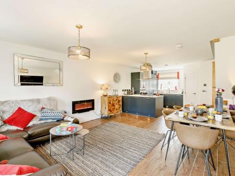 Holiday cottage, Bradwell (FCH92896)