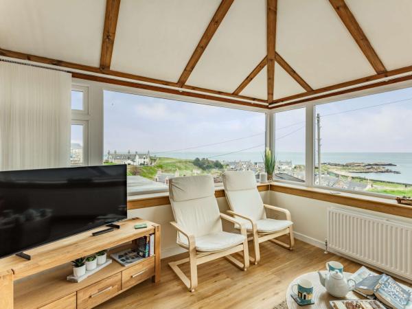 Holiday cottage, Findochty (FCH87825)