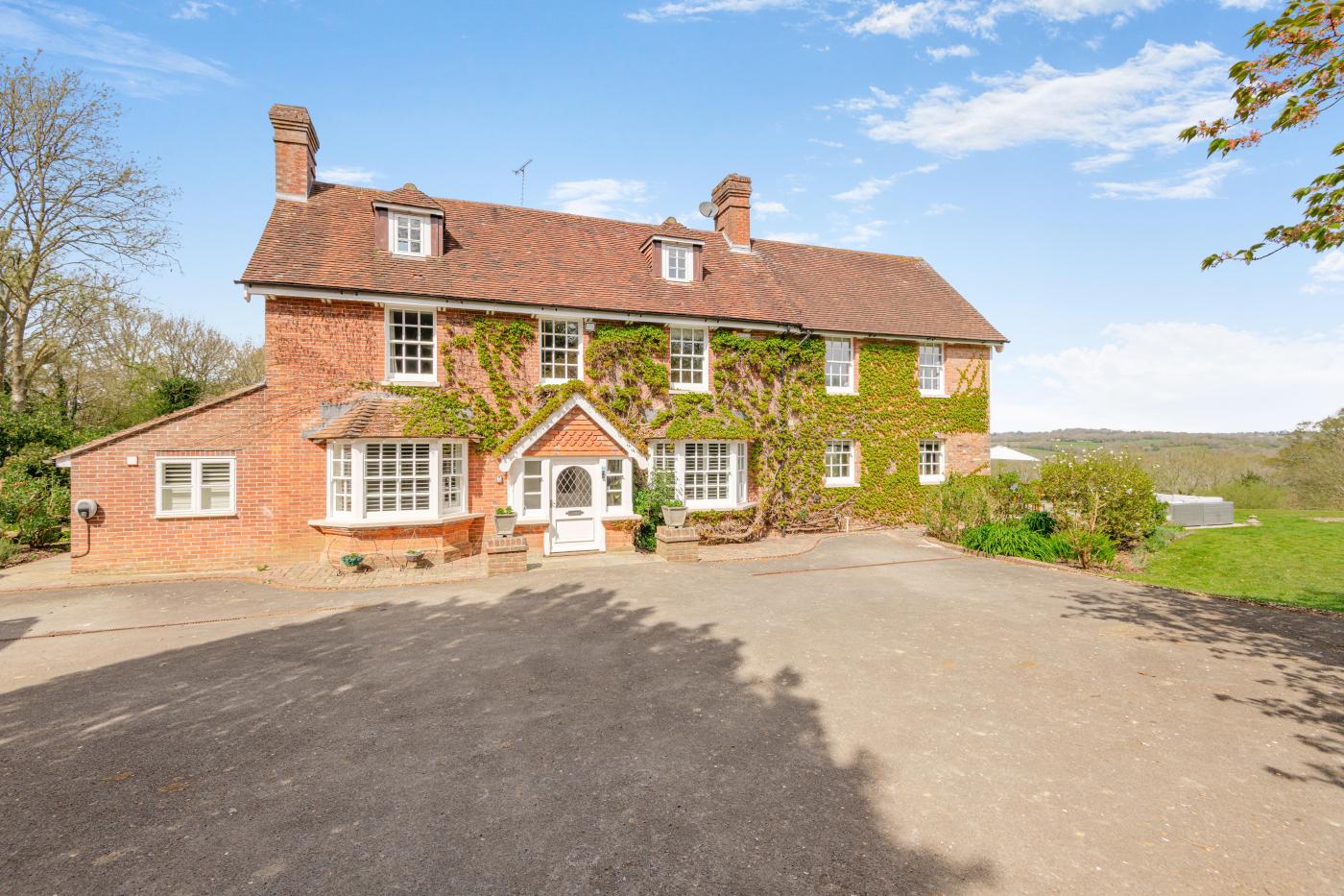6 Bedroom Cottage in Hadlow Down