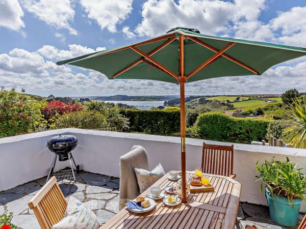 Holiday cottage, Saint Just in Roseland (FCH81488)