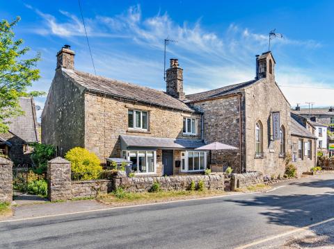 Holiday cottage, Muker (FCH75649)