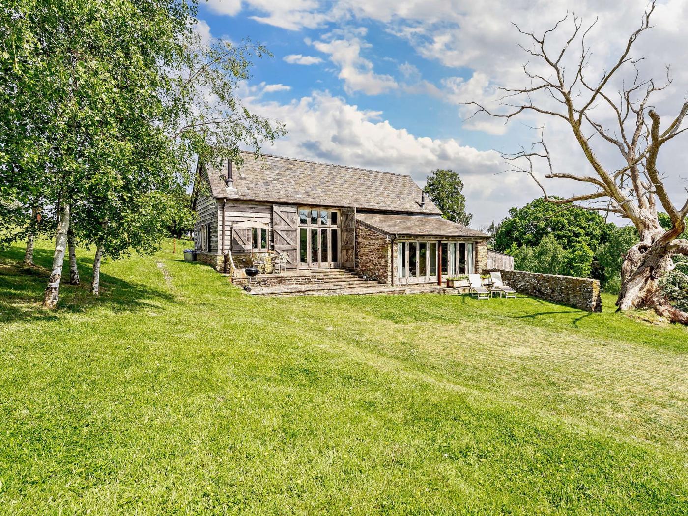 2 Bedroom Cottage in Abergavenny