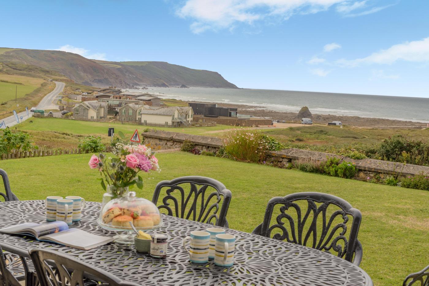 5 Bedroom Cottage in Widemouth Bay