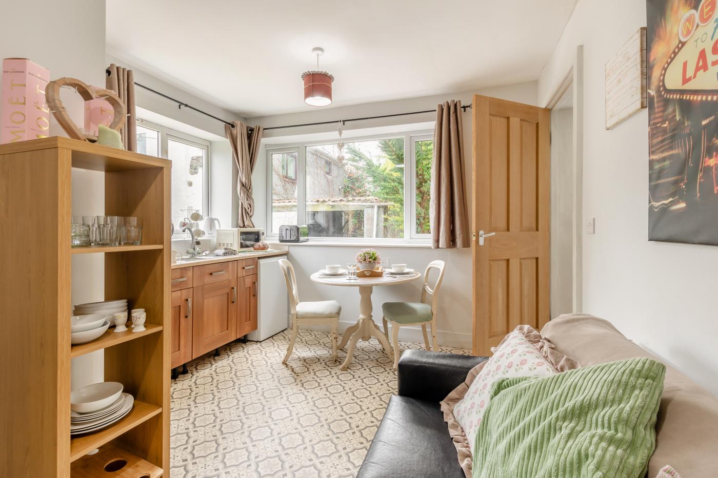 1 Bedroom Apartment in Rogerscale