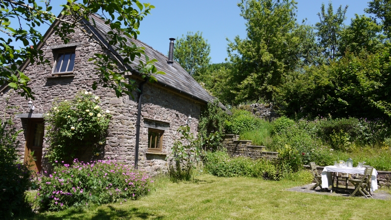 2 Bedroom Cottage in Abergavenny