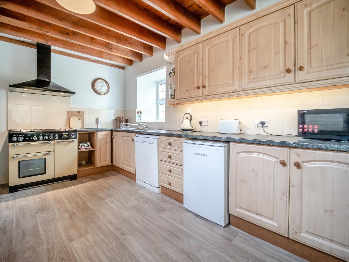 Property image 4 for HC276307