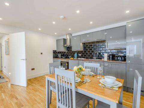 Holiday cottage, Lyndhurst (FCH82132)