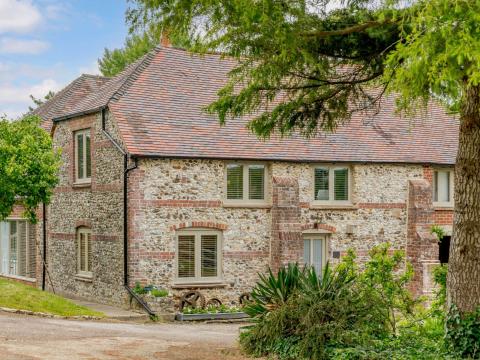 Holiday cottage, Wool (1.2mls E) ()