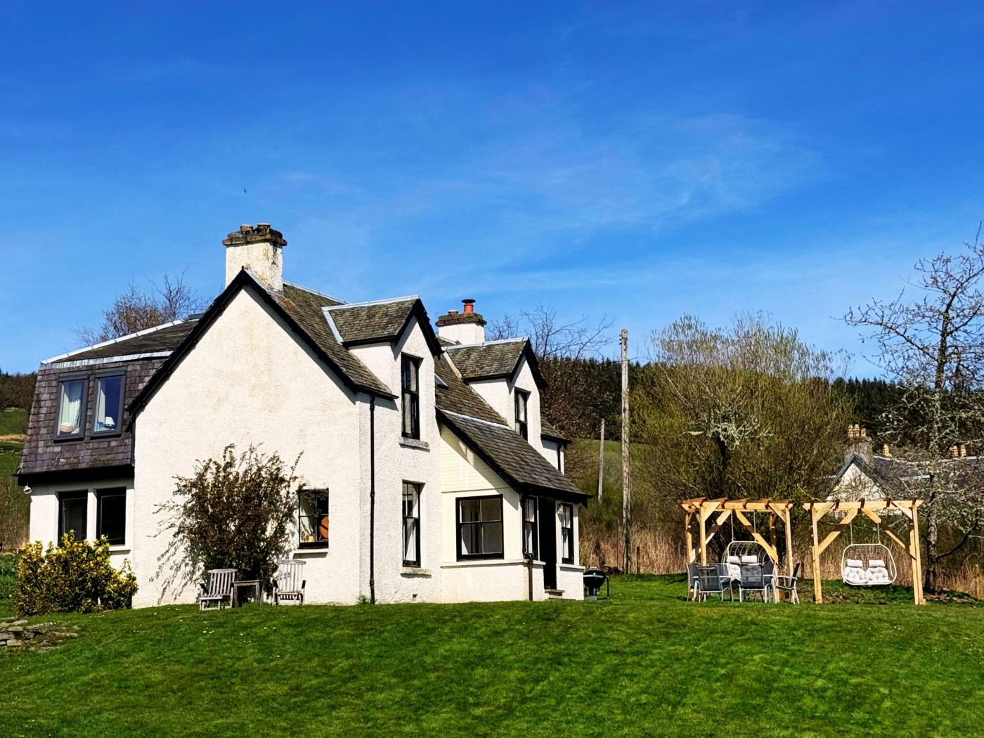 4 Bedroom Cottage in Strathtay, Pitlochry, Aberfeldy