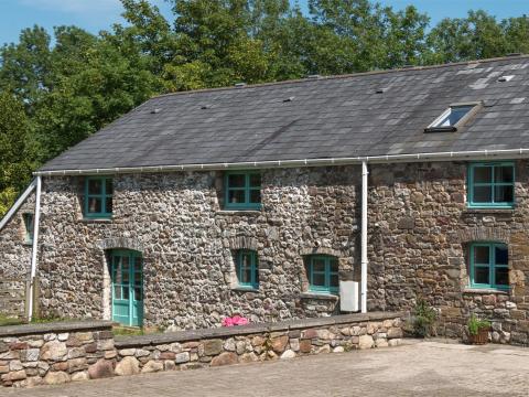 Holiday cottage, Cwm-twrch Uchaf ()