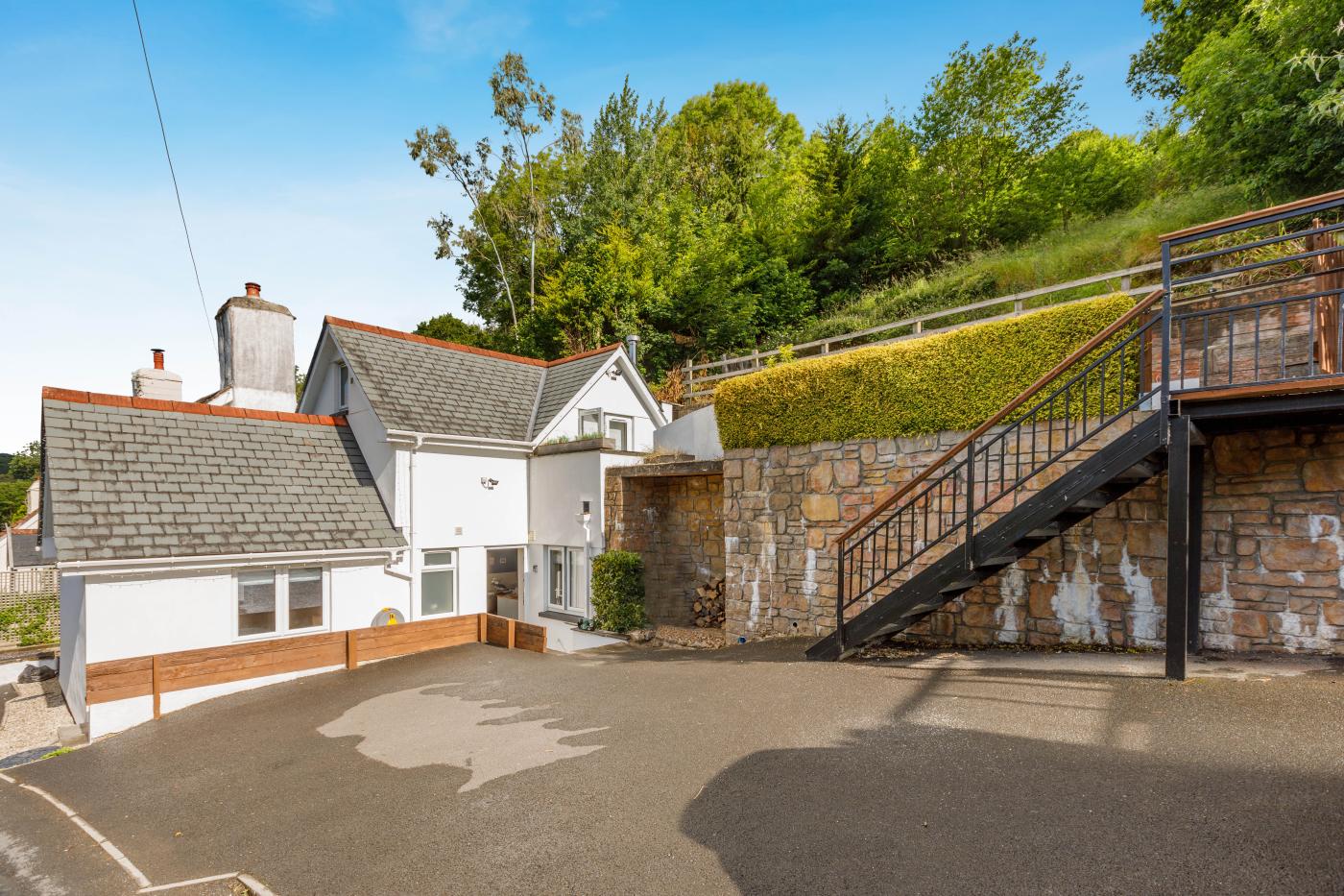 4 Bedroom Cottage in Weare Giffard