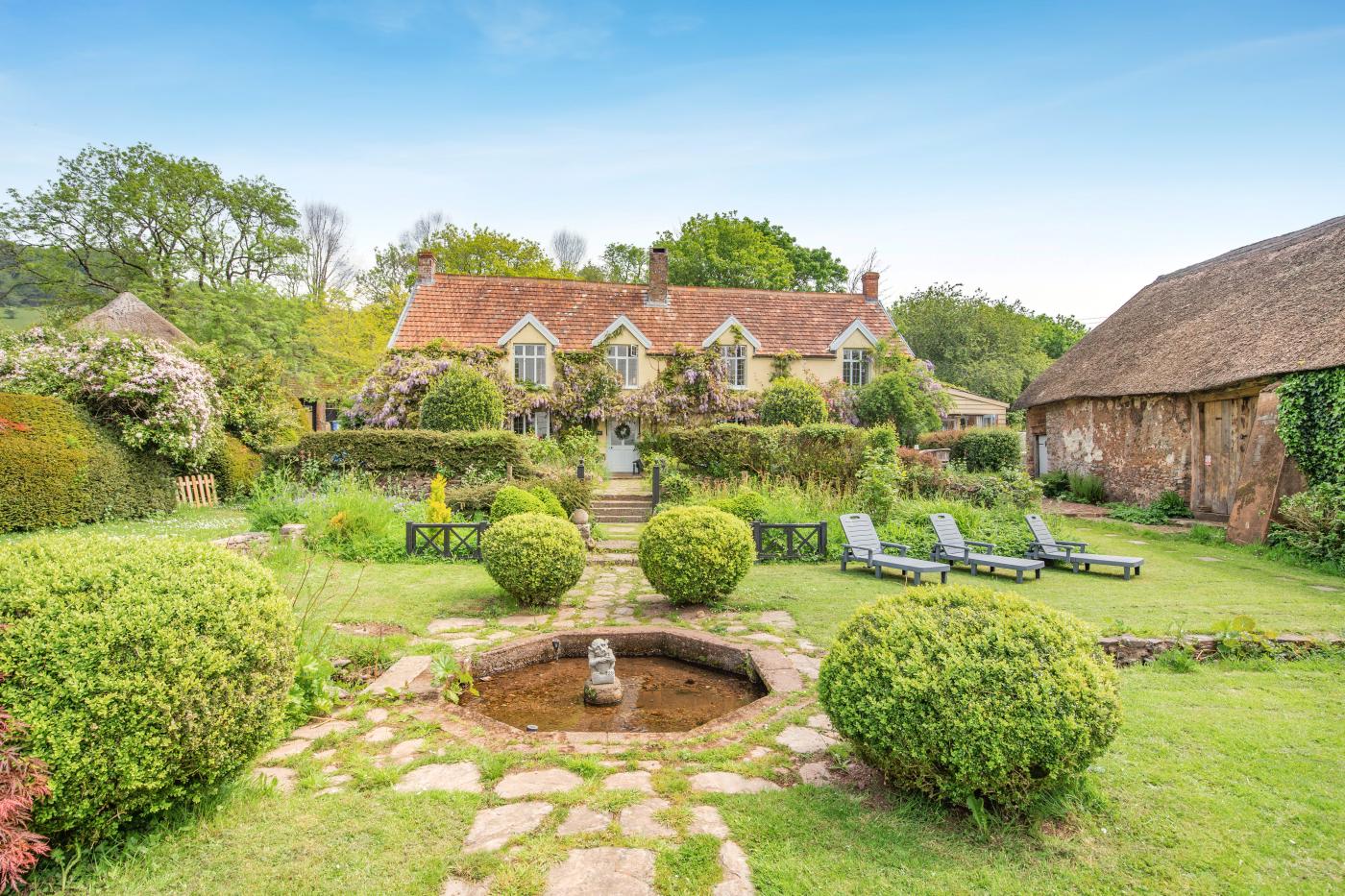 5 Bedroom Cottage in Crowcombe