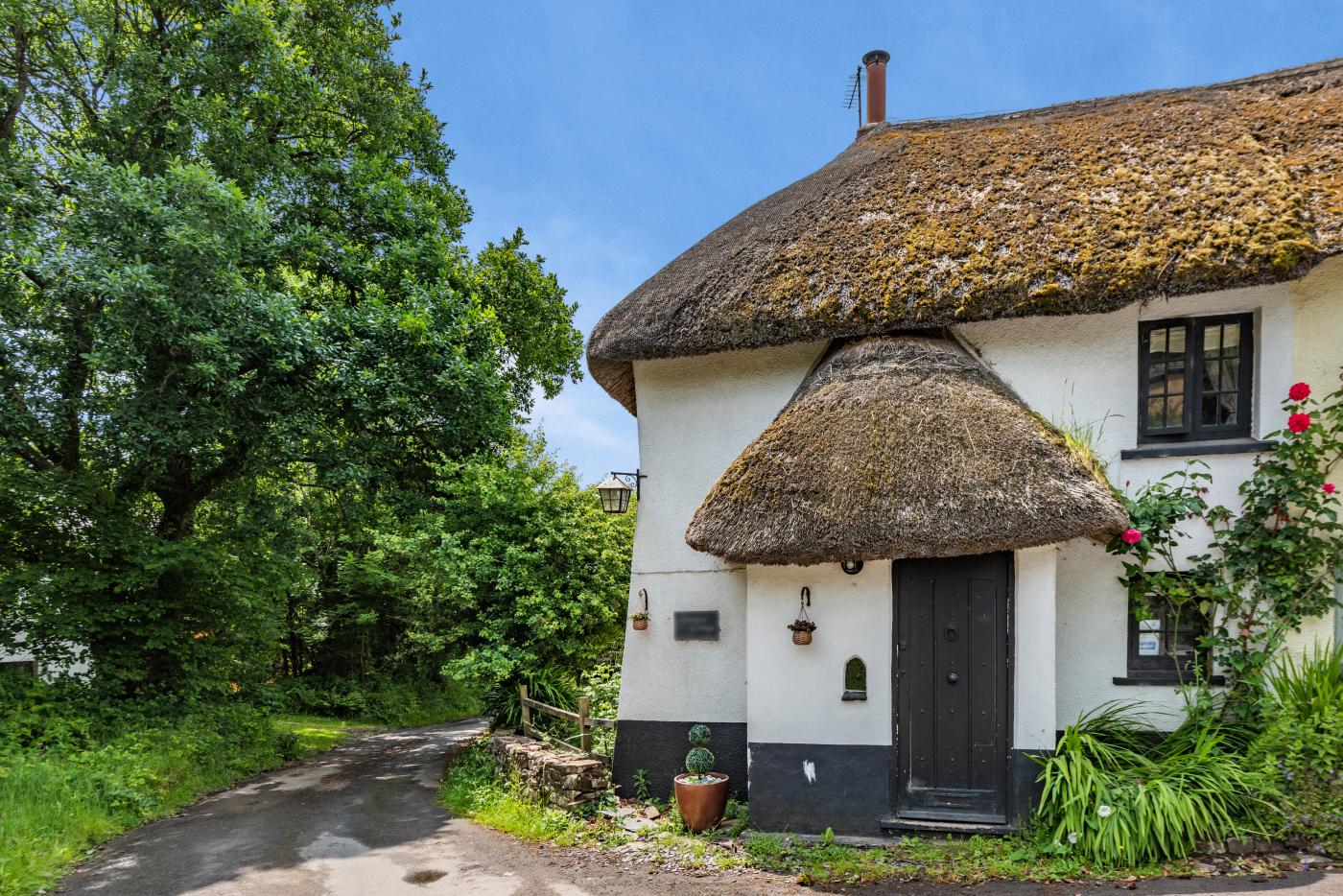 2 Bedroom Cottage in Broadwoodkelly