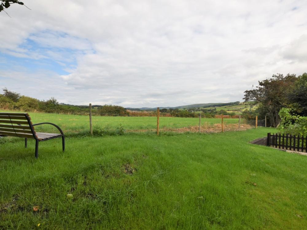 Holiday cottage in Cartmel (2mls S), Cumbria