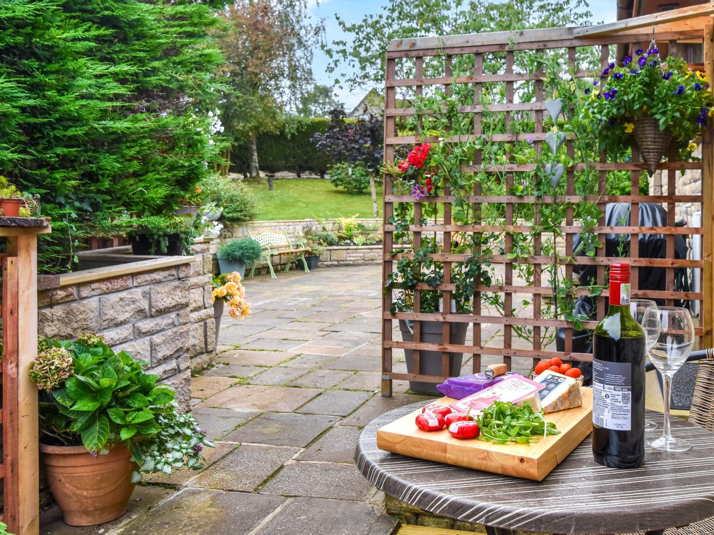 1 Bedroom Cottage in Dollar