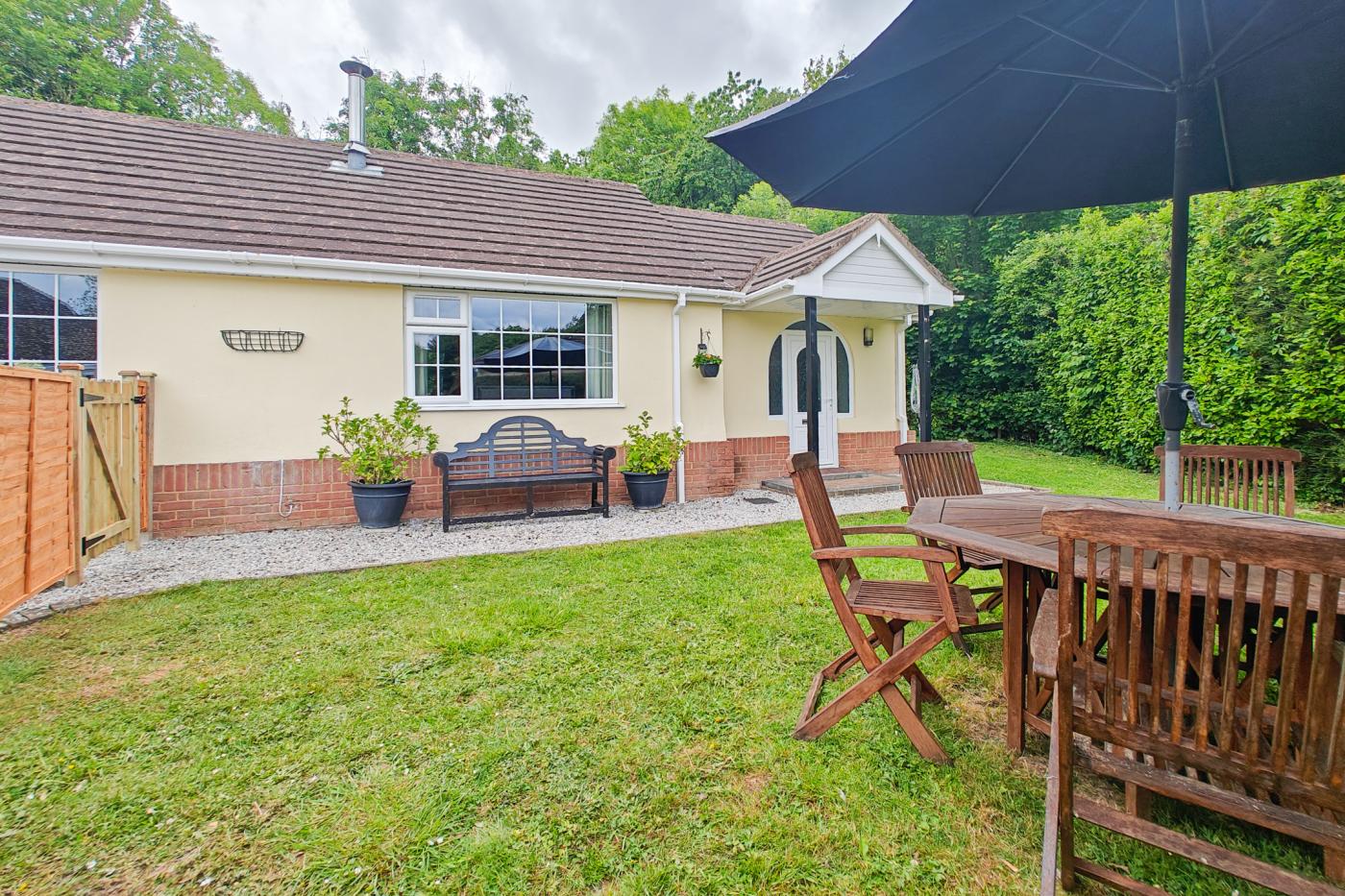 1 Bedroom Cottage in Winterborne Zelston